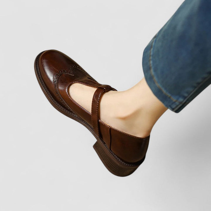 Women's Strap Flat Mary Jane Pumps with Round Toe and Buckle Detail
